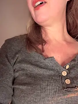 MaiseKnox online show from October 19, 2025, 12:55 am