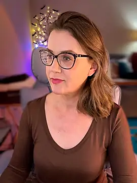 Snapshot of MaiseKnox chatting on June 27, 2026, 9:53 pm MaiseKnox online show from June 27, 2026, 9:53 pm
