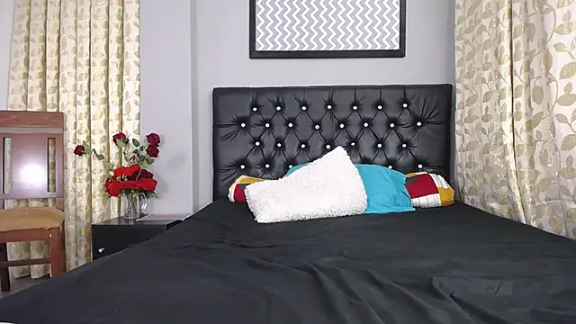 loveyouzahara2020 online show from February 28, 2025, 12:43 am