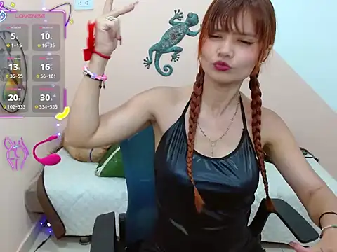 miss tinnymafe online show from September 24, 2025, 3:54 am