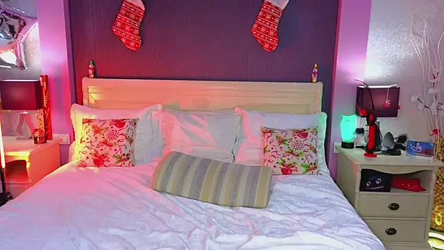 HotMilfMargo online show from December 26, 2024, 7:05 pm