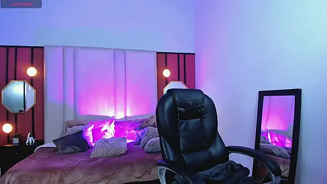 GraceElizabeth  online show from March 14, 2025, 9:00 pm