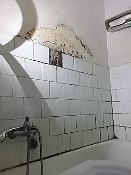 JoLeNe27 online show from November 14, 2025, 5:06 am