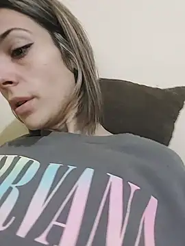 JoLeNe27 online show from December 3, 2025, 5:37 am