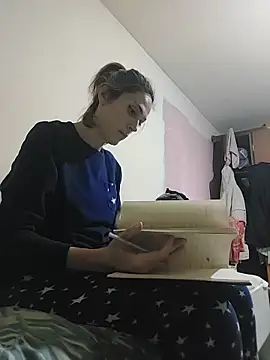 JoLeNe27 online show from February 7, 2026, 8:34 pm