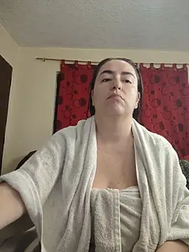 Snapshot of rosahills chatting on May 17, 2026, 5:38 am rosahills online show from May 17, 2026, 5:38 am