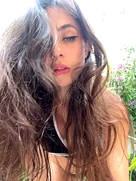 PartyQqHouse online show from October 8, 2025, 9:34 pm