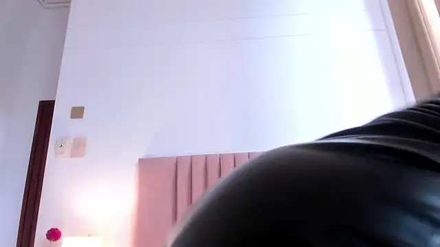 AGATHAA WHITE online show from February 24, 2025, 11:43 am