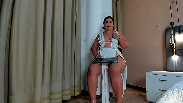 AGATHAA WHITE online show from March 10, 2025, 12:04 pm