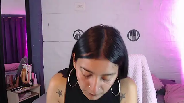 Snapshot of skinny_Yizz chatting on July 22, 2026, 6:11 pm skinny Yizz online show from July 22, 2026, 6:11 pm