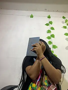 Snapshot of shayna_all chatting on February 11, 2026, 6:35 pm shayna all online show from February 11, 2026, 6:35 pm