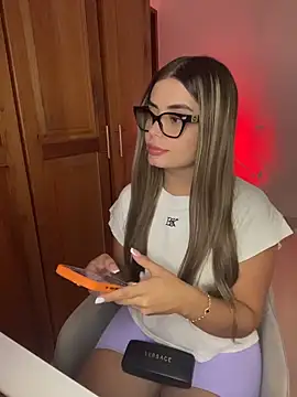 Miss valeriaa online show from April 6, 2026, 11:05 pm