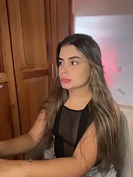 Miss valeriaa online show from April 14, 2026, 8:48 pm