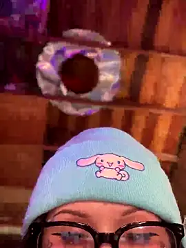 BlaizeyBBy online show from October 26, 2025, 10:15 pm