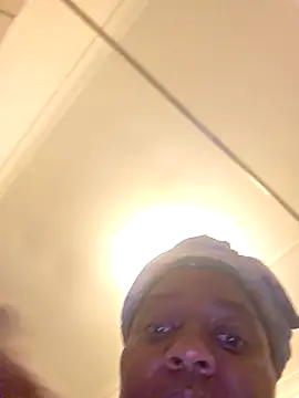 Snapshot of Galcraze chatting on December 19, 2025, 8:38 pm Galcraze online show from December 19, 2025, 8:38 pm