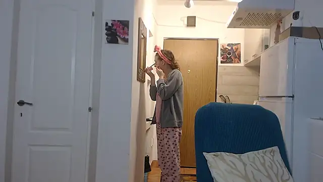 simyhvn online show from February 25, 2025, 5:08 am