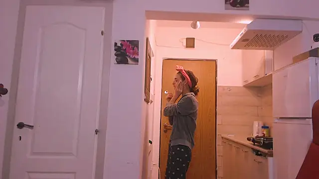 simyhvn online show from January 13, 2026, 5:13 am