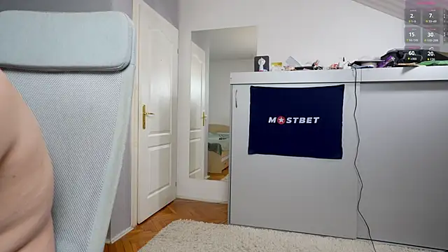 Snapshot of foxeslovefoxes chatting on December 7, 2024, 2:24 pm foxeslovefoxes online show from December 7, 2024, 2:24 pm