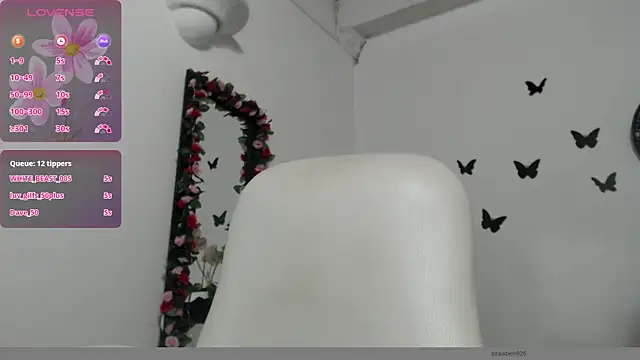 Snapshot of stepmother_105 chatting on February 14, 2025, 9:53 pm stepmother 105 online show from February 14, 2025, 9:53 pm