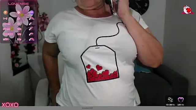 Snapshot of stepmother_105 chatting on March 22, 2025, 8:26 pm stepmother 105 online show from March 22, 2025, 8:26 pm