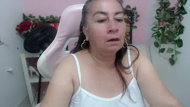 Snapshot of stepmother_105 chatting on September 15, 2025, 3:56 pm stepmother 105 online show from September 15, 2025, 3:56 pm