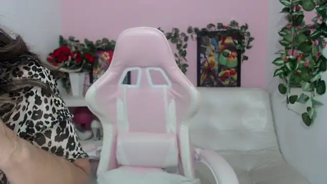 Snapshot of stepmother_105 chatting on September 27, 2025, 7:52 pm stepmother 105 online show from September 27, 2025, 7:52 pm