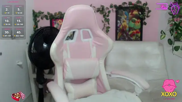 Snapshot of stepmother_105 chatting on October 24, 2025, 7:32 pm stepmother 105 online show from October 24, 2025, 7:32 pm