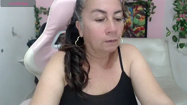 Snapshot of stepmother_105 chatting on November 25, 2025, 6:41 pm stepmother 105 online show from November 25, 2025, 6:41 pm