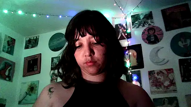 soynanabela28 online show from March 18, 2025, 1:21 am