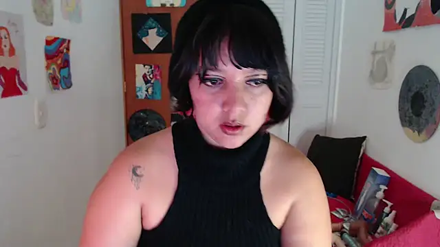 soynanabela28 online show from September 11, 2025, 12:33 am