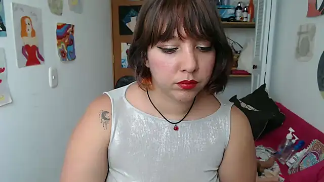 soynanabela28 online show from October 6, 2025, 5:21 pm