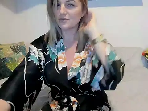 Jadore able online show from February 15, 2025, 4:25 am