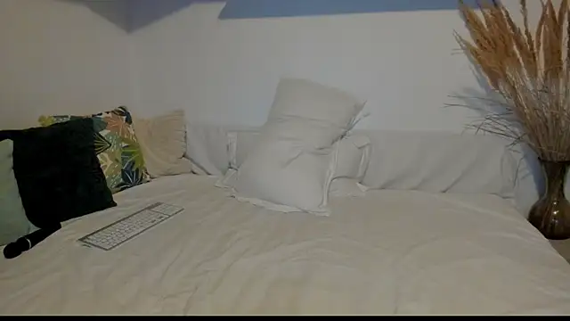 Jadore able online show from October 14, 2025, 1:50 am