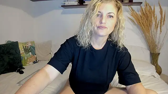 Jadore able online show from April 23, 2026, 1:40 am