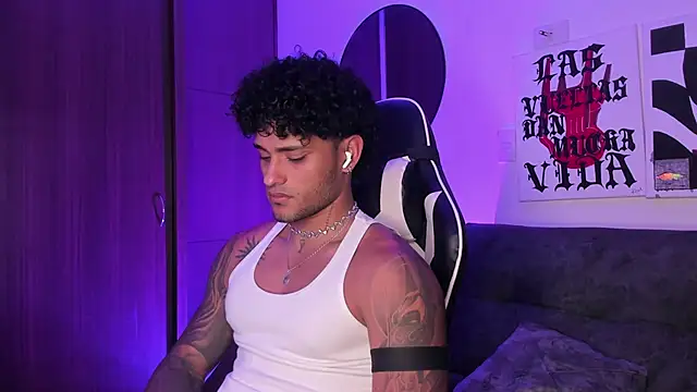 Alessandro Vanni online show from April 23, 2026, 2:02 am