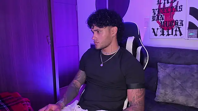 Alessandro Vanni online show from April 24, 2026, 2:14 am