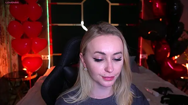 GraceCandy online show from February 18, 2025, 1:21 am