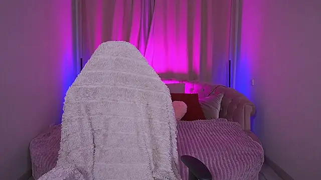 GraceCandy online show from September 14, 2025, 8:30 pm