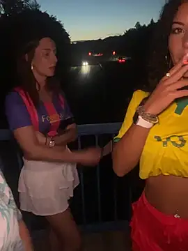 joanaelaa online show from June 17, 2026, 8:54 pm
