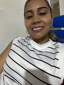 Snapshot of maymercy chatting on July 21, 2026, 3:42 am maymercy online show from July 21, 2026, 3:42 am