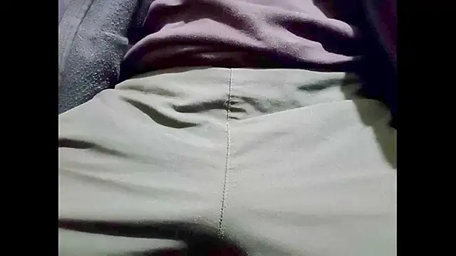 hairyuncut00 online show from January 20, 2025, 9:43 pm