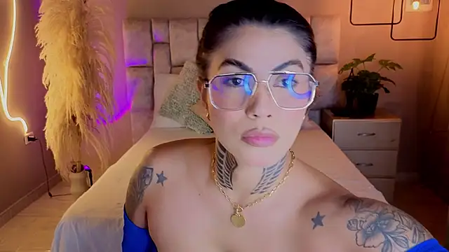 pamela reyes  online show from November 8, 2025, 6:51 pm