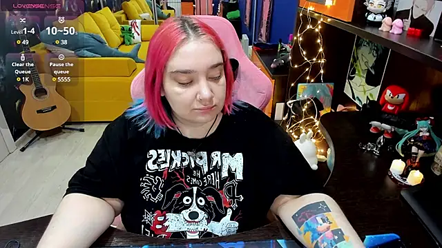 Softie Sofy online show from January 22, 2025, 2:15 am