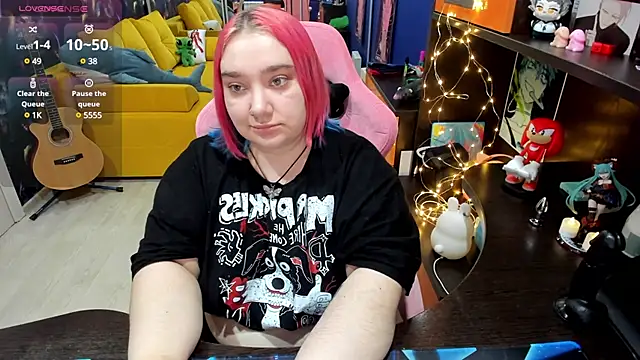 Softie Sofy online show from January 22, 2025, 5:16 am