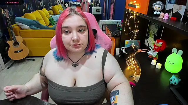 Softie Sofy online show from January 28, 2025, 2:32 am