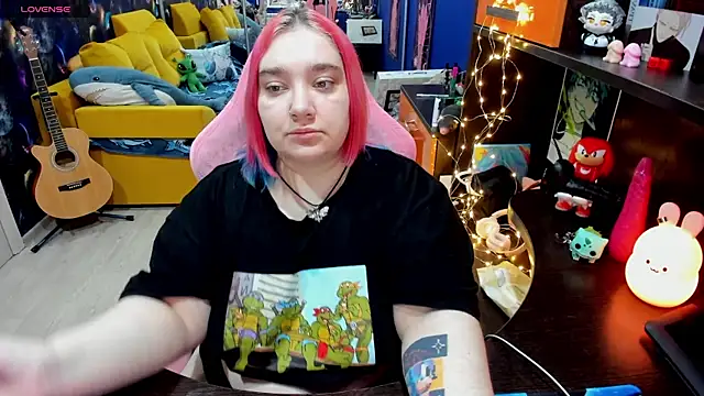 Softie Sofy online show from January 31, 2025, 2:26 am