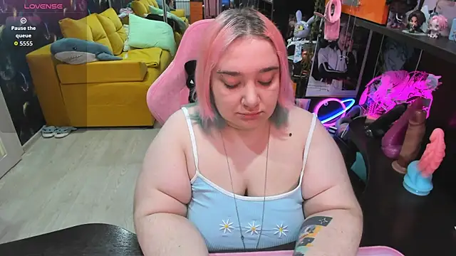 Softie Sofy online show from May 15, 2026, 2:29 am