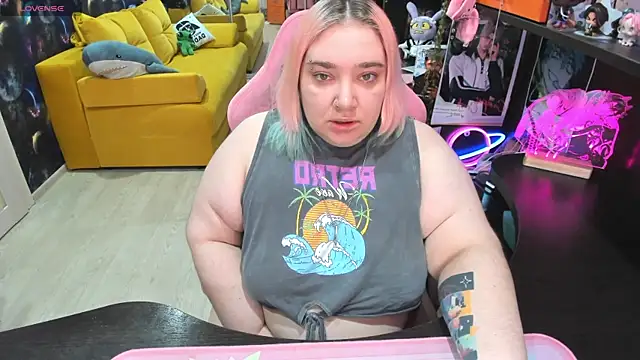 Softie Sofy online show from June 5, 2026, 2:29 am