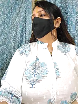 cute-tanvi online show from February 28, 2025, 4:54 am