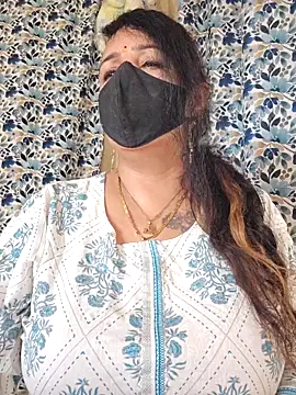 cute-tanvi online show from September 25, 2025, 1:53 am